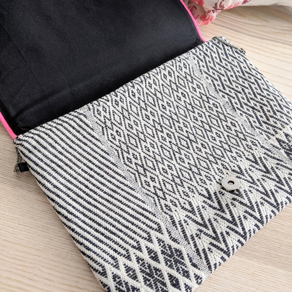 FINAL SALE 🆕🌿BOHO PURSE/CLUTCH🌿 - Picture 11 of 11